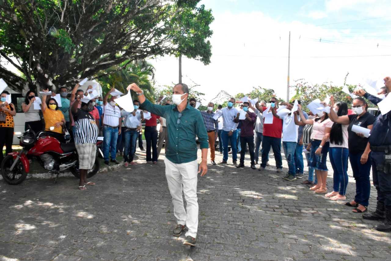 Camacã: Prefeito Paulo do Gás faz recepção aos funcionários da Prefeitura